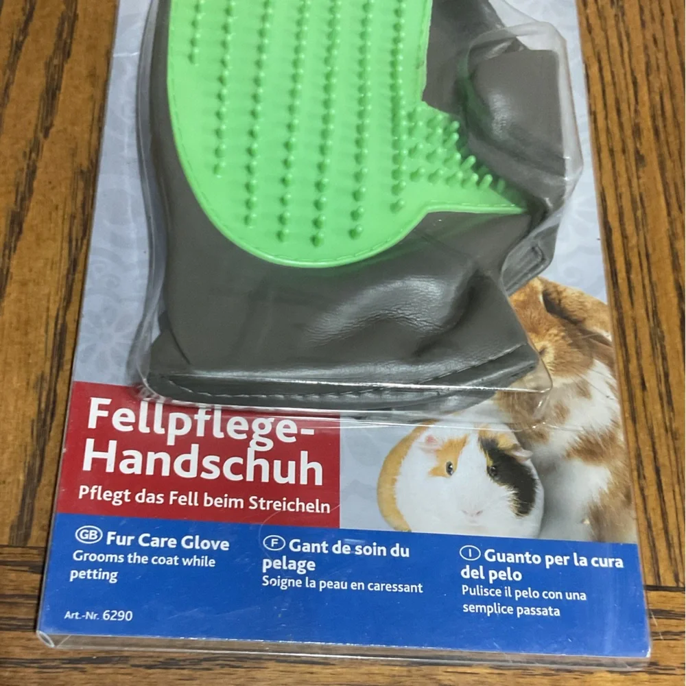 Trixie Fur Care Glove for furry animals pets